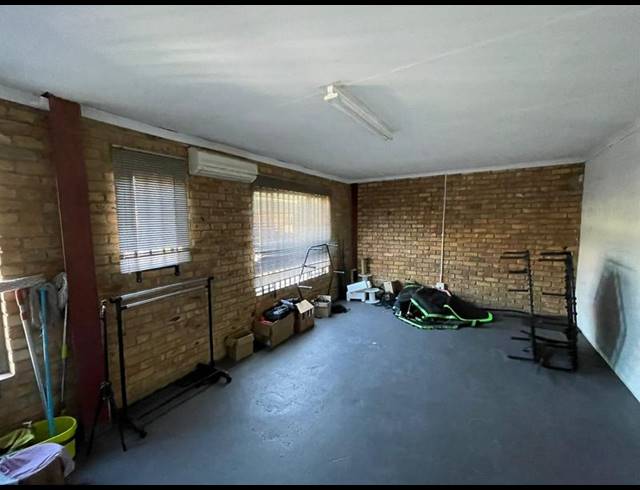 INDUSTRIAL PROPERTY TO RENT IN HENNOPSPARK